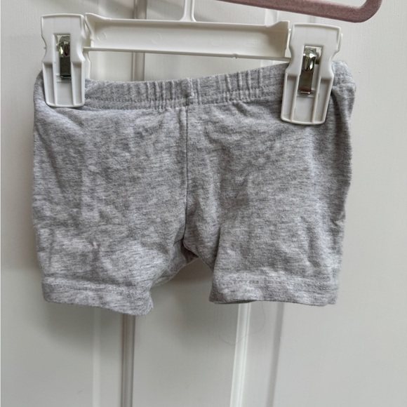 Jumping Beans 2T Girls Gray Elastic Waist Soft Biked Shorts with mild sparkles - Picture 1 of 6